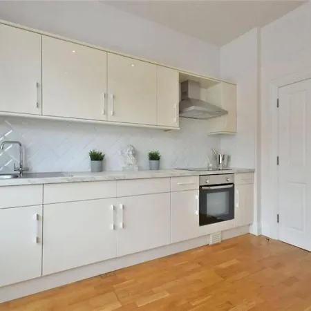Luxury 3 Bed Apartment - Huge Outdoor Terrace & Amazing Transport Links London Exterior photo