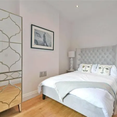 Luxury 3 Bed Apartment - Huge Outdoor Terrace & Amazing Transport Links London Exterior photo