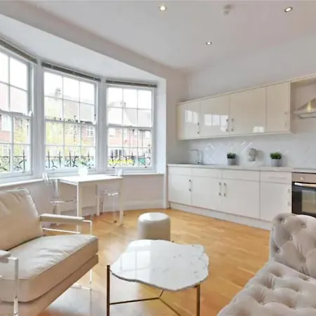Luxury 3 Bed Apartment - Huge Outdoor Terrace & Amazing Transport Links London Exterior photo