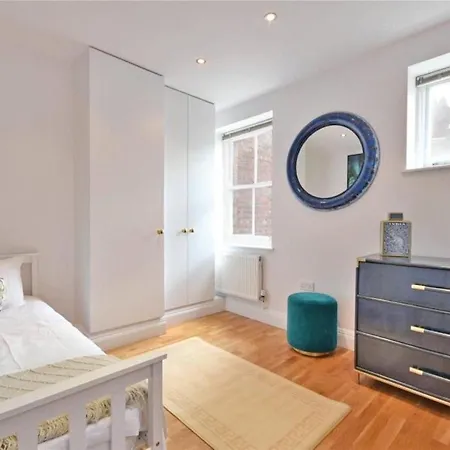 Luxury 3 Bed Apartment - Huge Outdoor Terrace & Amazing Transport Links London Exterior photo