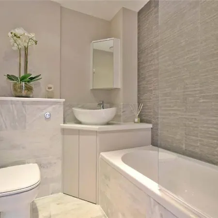 Luxury 3 Bed Apartment - Huge Outdoor Terrace & Amazing Transport Links London Exterior photo